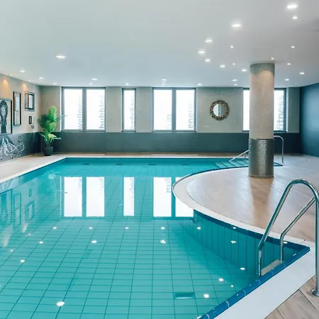 מלון Pentahotel 4*