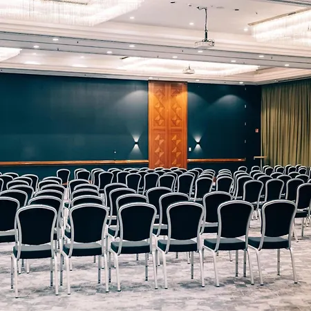 Pentahotel מלון 4*