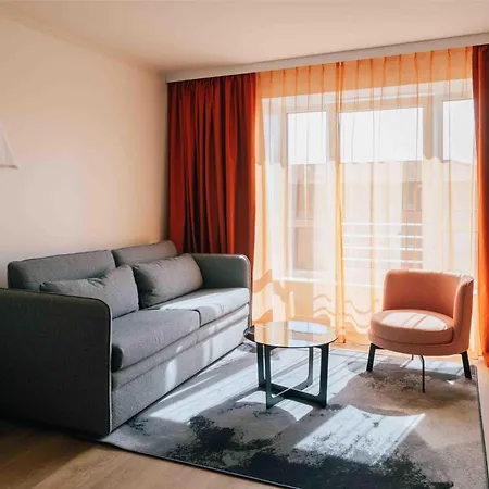 Pentahotel Hotel 4*