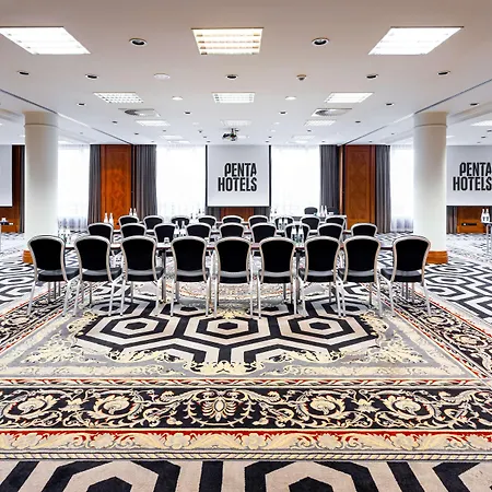 Pentahotel 4*