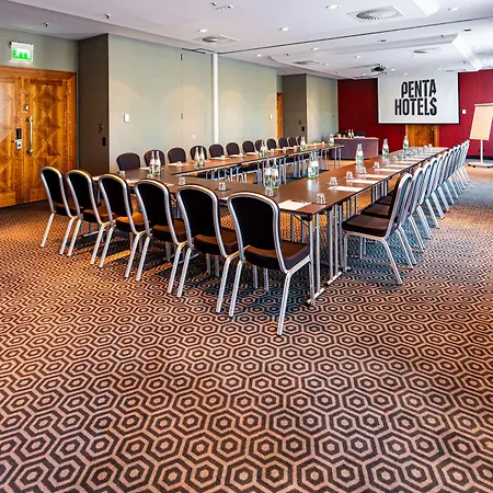 Pentahotel Hotel 4*