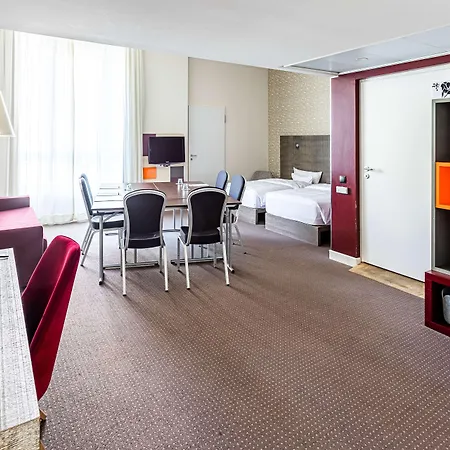 Pentahotel Hotel 4*