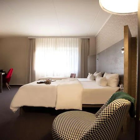 Pentahotel 4*