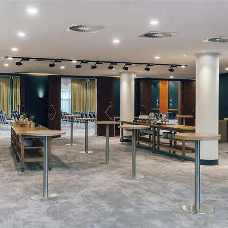 Pentahotel 4* Λειψία