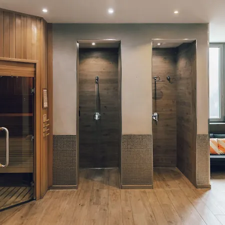 Pentahotel Hotel 4*