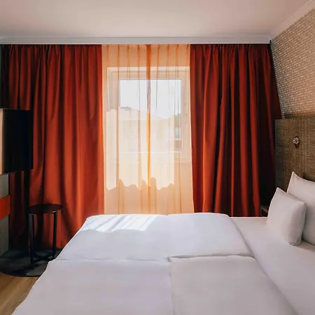 Pentahotel Hotel 4*