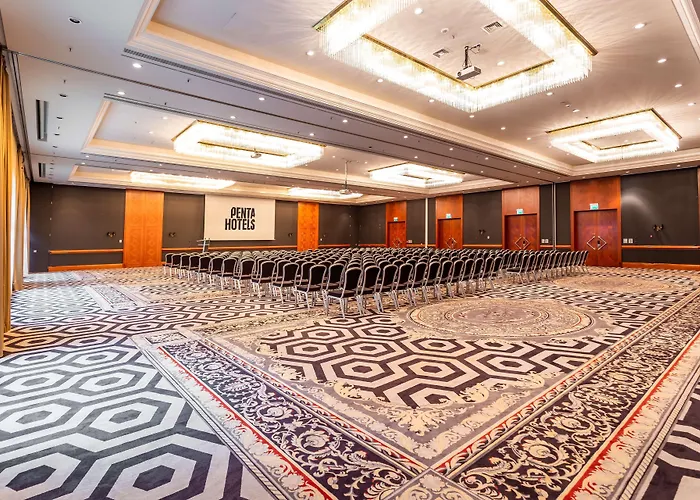 Pentahotel Отель